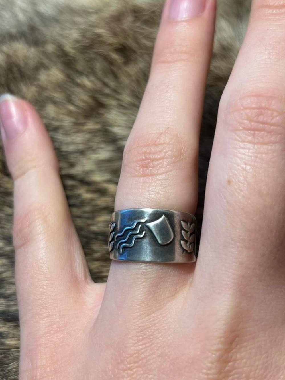 Folk art style sterling silver band ring